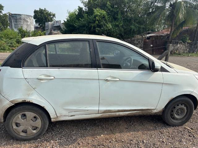 https://images10.gaadi.com/usedgaadi-sellcar/UsedCar/22e7a63e-23bf-4ce6-95aa-b446ba90ff79/58b72919-6ea6-4c36-87d8-f2ff471d1d07.jpeg?imwidth=6401