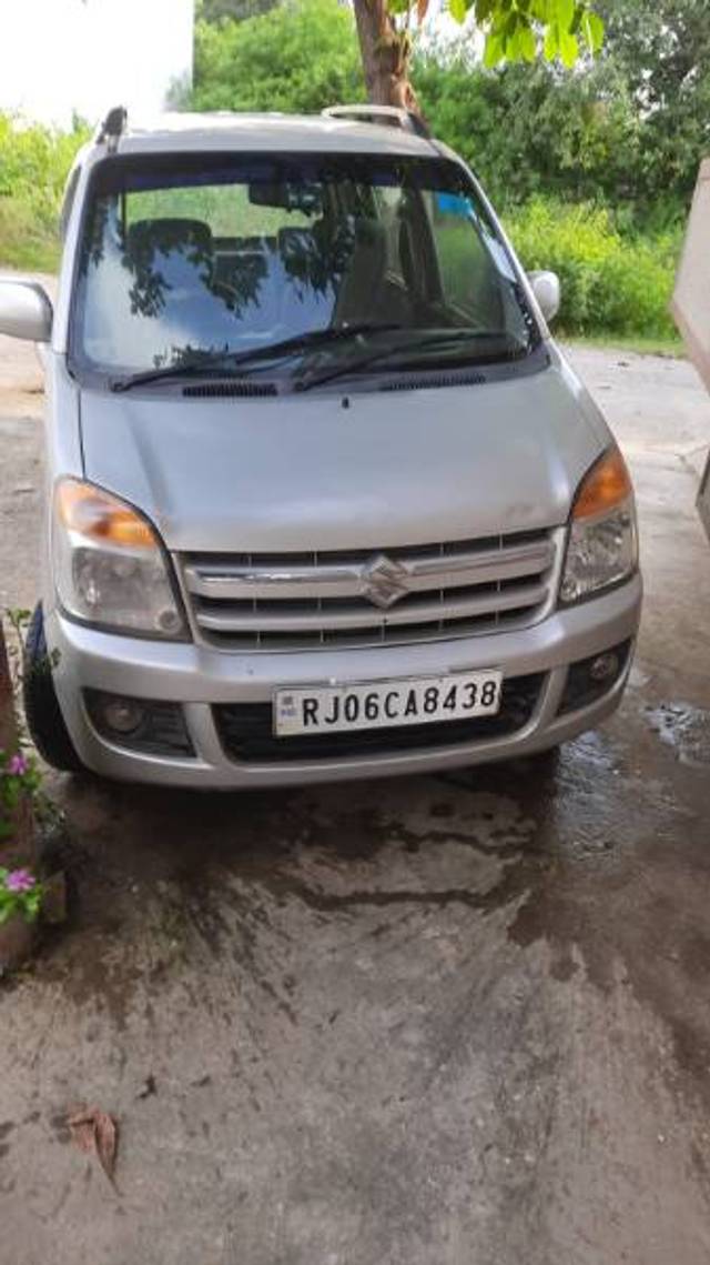 https://images10.gaadi.com/usedgaadi-sellcar/UsedCar/23168ea9-e752-44be-b687-875152415625/a9c3b341-f421-4cb7-ac6f-5c2ef8e057d7.jpg?imwidth=6402