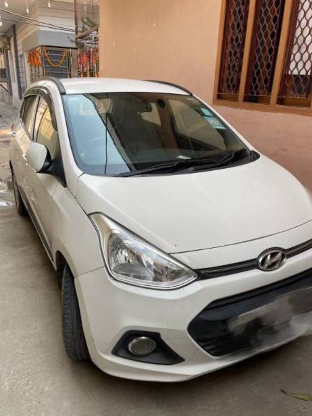 https://images10.gaadi.com/usedgaadi-sellcar/UsedCar/2318a8fd-c4eb-4224-a21f-95418d862d9d/cf90fd20-93ff-4f8a-9880-aac1b3631209.jpg?imwidth=6400