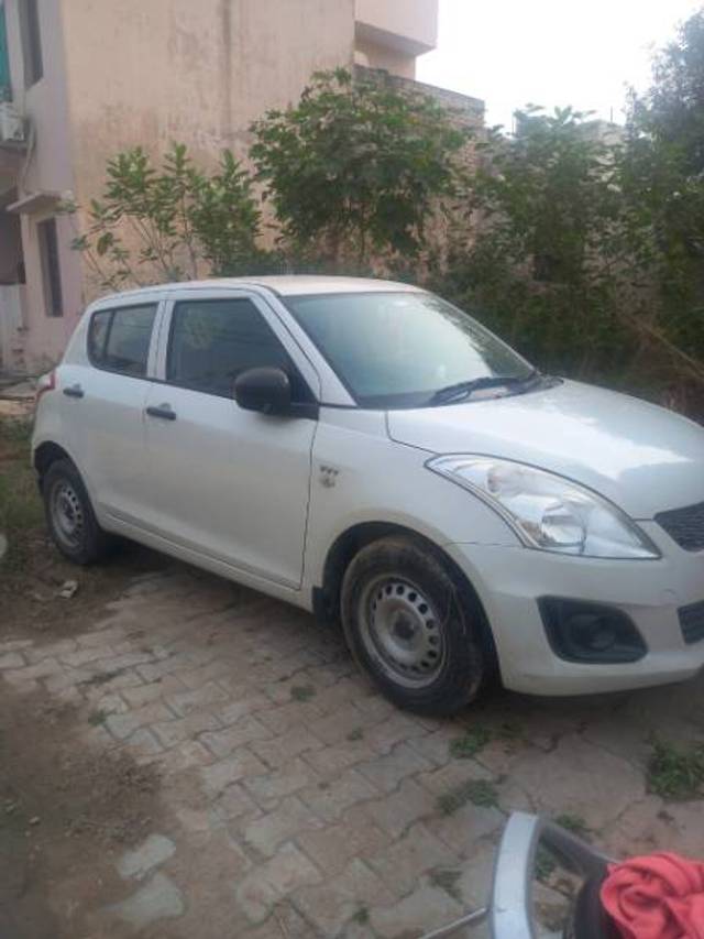 https://images10.gaadi.com/usedgaadi-sellcar/UsedCar/236ebf64-91e5-4187-9541-6684324af2ee/a582f8d6-843d-448b-8df0-ebda05d78bac.jpeg?imwidth=6400