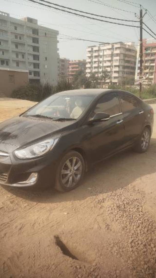 https://images10.gaadi.com/usedgaadi-sellcar/UsedCar/237fad8e-fd24-49bb-b4db-ada754bd38ea/13779a4b-4e2e-4599-807d-3f6b13944912.jpg?imwidth=6402