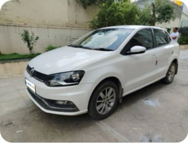 https://images10.gaadi.com/usedgaadi-sellcar/UsedCar/23ae7933-ee21-4473-8aac-b3db91447470/bcac6dbe-34ad-46ec-8542-01603598aa92.jpg?imwidth=6400