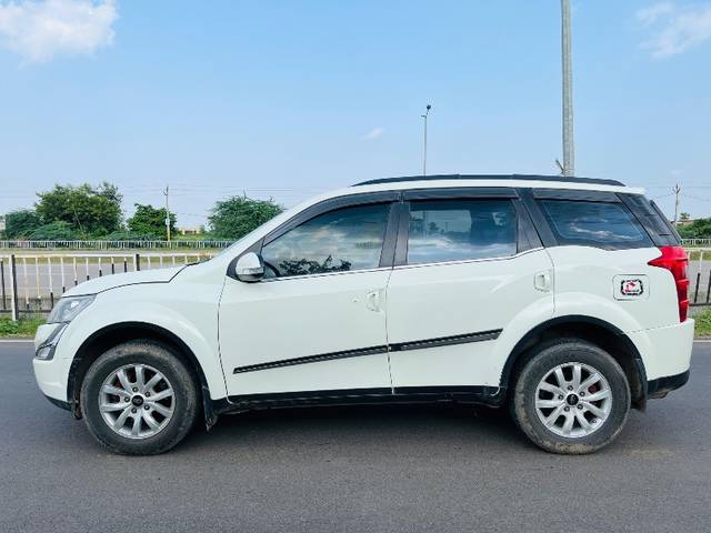 https://images10.gaadi.com/usedgaadi-sellcar/UsedCar/23b0a3bb-4c3d-41f7-8de3-ee29c575c100/54f8df30-45e7-49bc-86a1-586da505714b.jpeg?imwidth=6401
