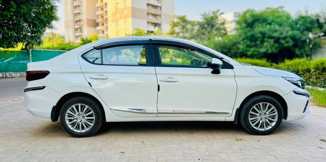 https://images10.gaadi.com/usedgaadi-sellcar/UsedCar/23c47b5f-48ef-4bc3-8b3b-852ec3180a1e/462642ac-0f18-407b-84b7-881691c7081f.jpeg?imwidth=6401