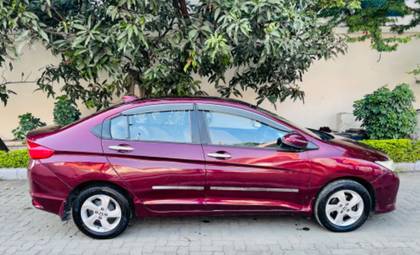 Honda City i DTEC V Honda City i DTEC V