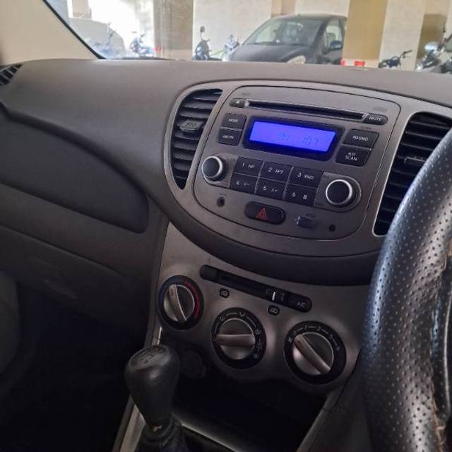 https://images10.gaadi.com/usedgaadi-sellcar/UsedCar/240c1061-2a85-4c8b-bc7f-1d99edee75c9/9186f195-f22a-43ab-adaf-9921752c7b0e.jpg?imwidth=6402