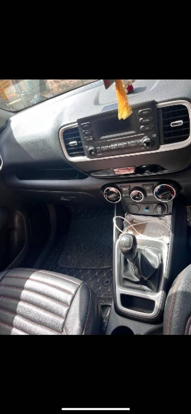 https://images10.gaadi.com/usedgaadi-sellcar/UsedCar/245dbaec-7a8c-4e4f-8ffc-f9c5705e178d/aa01c9de-4e1e-458b-bb6e-49a96bff5dc4.png?imwidth=6402
