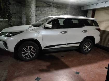 Toyota Fortuner 2.8 4WD MT BSIV Toyota Fortuner 2.8 4WD MT BSIV