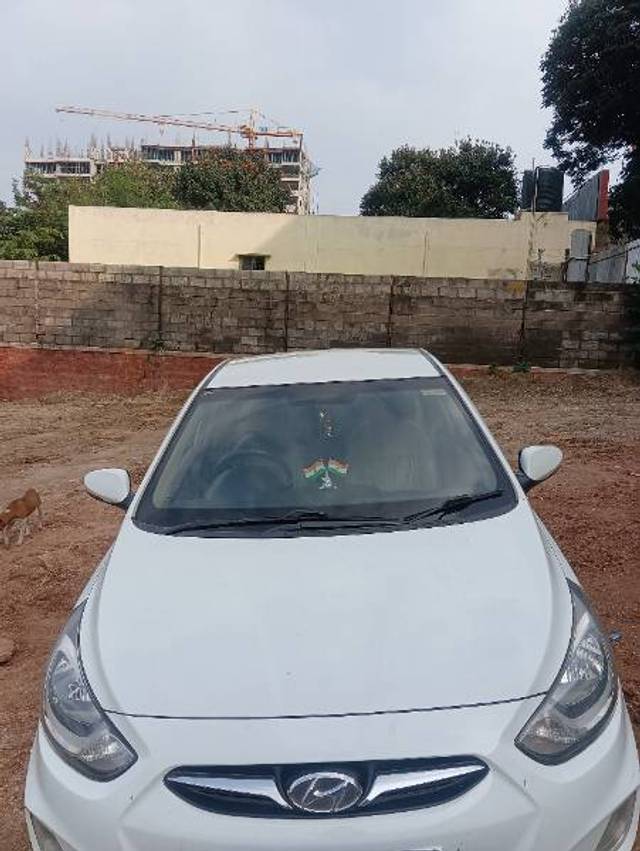 https://images10.gaadi.com/usedgaadi-sellcar/UsedCar/251396f7-3394-493a-a114-964fef3bbc94/6212011d-e2bd-4fb8-a3a9-694eb3e87c95.jpg?imwidth=6400