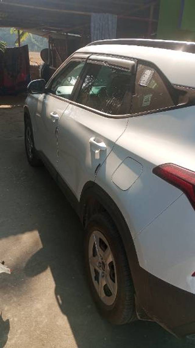 https://images10.gaadi.com/usedgaadi-sellcar/UsedCar/2557b42c-91a0-4307-8ef9-5962315ec603/f24de9e7-f8de-45ed-a27d-b66dc9415630.jpg?imwidth=6402