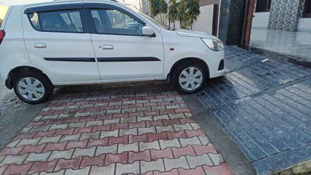 https://images10.gaadi.com/usedgaadi-sellcar/UsedCar/2566ead5-6f7c-4e03-899a-ef26c02bcda4/4a687945-c127-4596-8cc6-31dfe686422e.jpeg?imwidth=6401