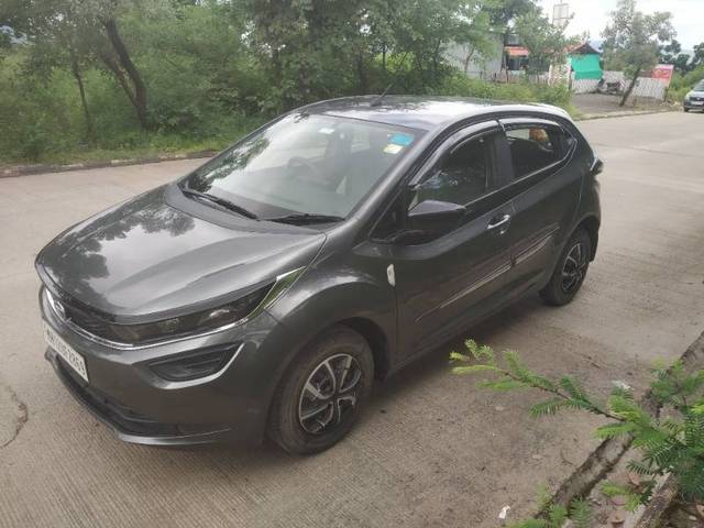 https://images10.gaadi.com/usedgaadi-sellcar/UsedCar/2575660b-130e-418e-965a-dc292019846d/0af98e0d-655e-4837-b359-4a1efcd3c646.jpg?imwidth=6400