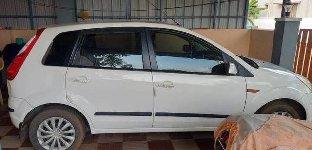 https://images10.gaadi.com/usedgaadi-sellcar/UsedCar/25875e86-b365-4603-b36f-b0439109f861/cd433028-2d97-42fb-bcd5-35cd1ec2fddb.jpg?imwidth=6401