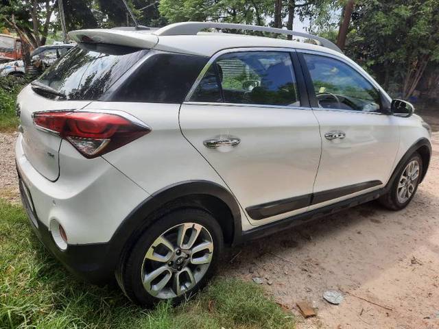 https://images10.gaadi.com/usedgaadi-sellcar/UsedCar/258e378a-b2a6-4f61-86d6-13cbbadcfd0e/b6216cfa-0e07-4af7-8732-56d4372fcd17.jpg?imwidth=6402