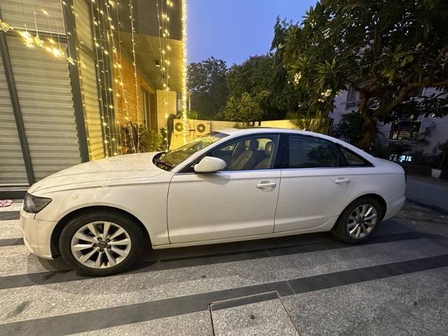 https://images10.gaadi.com/usedgaadi-sellcar/UsedCar/2595fc16-0224-4738-968f-578a3b38bf7f/796bd343-b9f9-4950-b154-b33dc524eb3c.jpeg?imwidth=6400