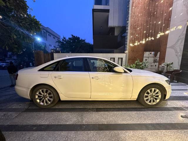 https://images10.gaadi.com/usedgaadi-sellcar/UsedCar/2595fc16-0224-4738-968f-578a3b38bf7f/ce2e94b1-dffa-4563-942a-32d96e62d03f.jpeg?imwidth=6401