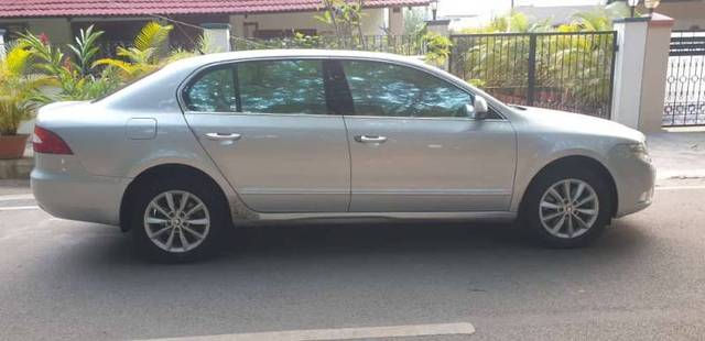 https://images10.gaadi.com/usedgaadi-sellcar/UsedCar/25b664fb-5c2b-446a-8cc6-beda92d2f8b2/64c5e599-b225-408a-859c-3aa1197ef513.jpeg?imwidth=6401