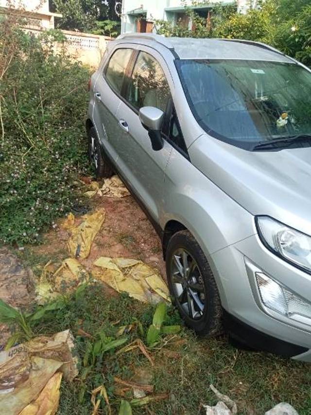 https://images10.gaadi.com/usedgaadi-sellcar/UsedCar/25efbff8-8d51-4034-9406-231b10c47f8f/8fce73e6-1fac-4376-9ee6-4a344fe89090.jpg?imwidth=6400