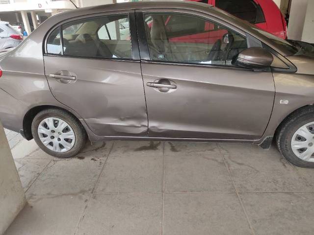 https://images10.gaadi.com/usedgaadi-sellcar/UsedCar/25f30527-673f-4164-b202-6418cdbe2d80/bf08b141-37b4-4fe5-99cb-c7c14bc97881.jpg?imwidth=6400