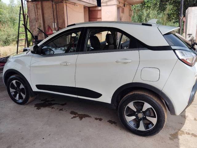 https://images10.gaadi.com/usedgaadi-sellcar/UsedCar/26130afc-b0cc-4462-96a2-397ff01ba716/c7fb8c46-93b7-46bf-9bee-1a33a26ecb68.jpg?imwidth=6400