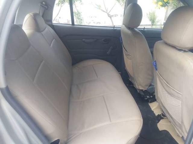 https://images10.gaadi.com/usedgaadi-sellcar/UsedCar/26362ab5-e08a-48ea-b158-cc5f863277c3/65a6a150-29e9-4680-b204-ecfa4a165f2a.jpg?imwidth=6401