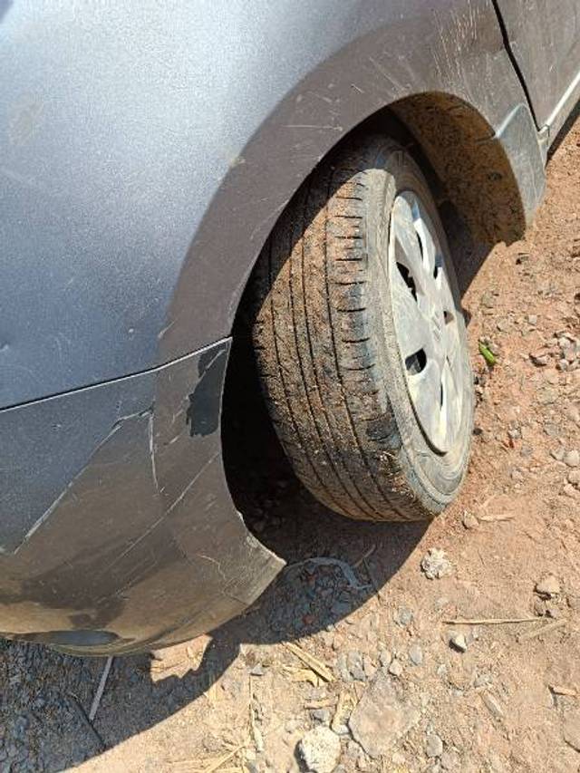 https://images10.gaadi.com/usedgaadi-sellcar/UsedCar/263f3944-9780-4b0a-9d15-e2c498cb9160/197d2c2c-b31b-409a-8723-ca852c3a0ef2.jpg?imwidth=6402