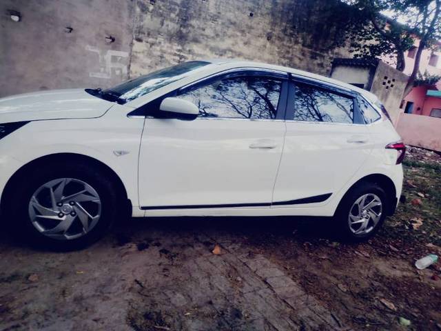 https://images10.gaadi.com/usedgaadi-sellcar/UsedCar/26455ca6-f343-4485-815c-d8dd8c925fb8/74c6a41a-f728-44f1-8a2c-72578e59833b.jpg?imwidth=6401