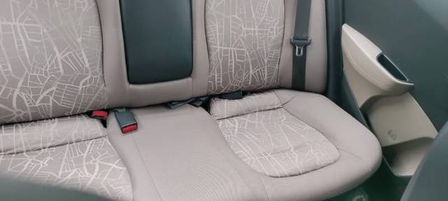 https://images10.gaadi.com/usedgaadi-sellcar/UsedCar/26464159-46c2-4f4e-bf34-6263816a7c2d/3bbf1ba8-aa33-4370-befd-a8ecad2d2c6f.jpg?imwidth=6402