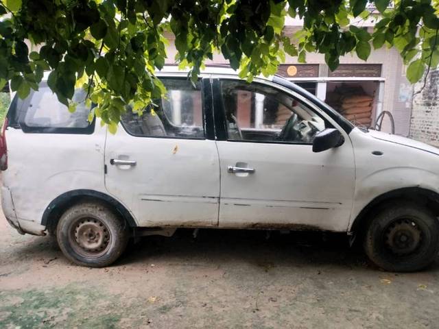 https://images10.gaadi.com/usedgaadi-sellcar/UsedCar/26537cc9-c1ed-49ae-af43-cc65f73fa6ff/21528275-ce28-4e6d-9fe0-0172b6e042e8.jpg?imwidth=6401