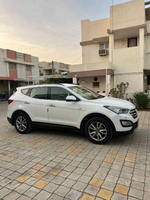 https://images10.gaadi.com/usedgaadi-sellcar/UsedCar/265d992d-c39c-40b7-a2ac-146d7f3badd5/ecbbe5c3-bce8-4e48-9222-063e224d2391.jpg?imwidth=6400