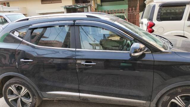 https://images10.gaadi.com/usedgaadi-sellcar/UsedCar/26601e79-ffa5-4e38-9ec3-c1b04743c232/f281e49a-7f38-4556-bd7d-5567aed6aead.jpg?imwidth=6401