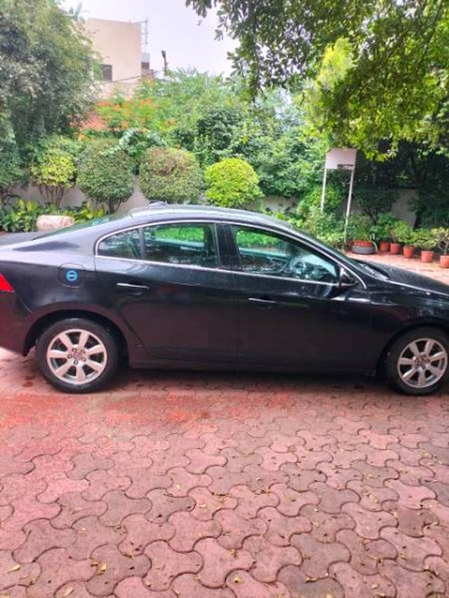 https://images10.gaadi.com/usedgaadi-sellcar/UsedCar/26642ea0-8dd1-4340-8d2f-38b1d5c5e5d1/32cdac58-1b0b-4b5f-8b67-024a3d69707f.jpeg?imwidth=6401