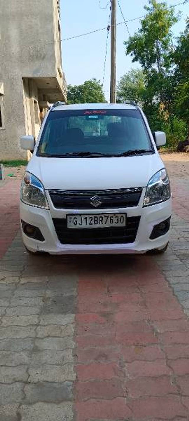 https://images10.gaadi.com/usedgaadi-sellcar/UsedCar/266d126d-1dd1-4bff-b833-2ecb9655aaf4/81b22d8d-d82c-418e-921c-e9493dfeaaa0.jpg?imwidth=6400