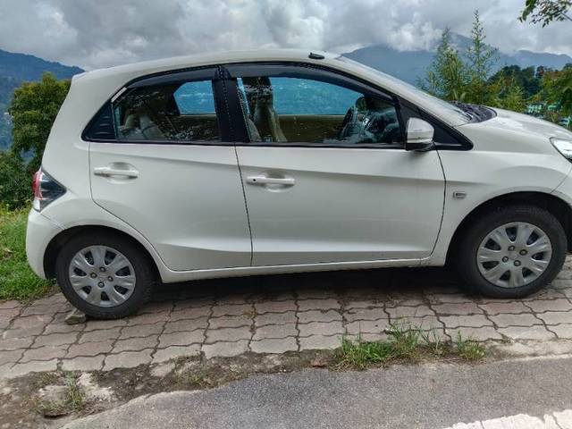 https://images10.gaadi.com/usedgaadi-sellcar/UsedCar/267a6ea1-4b79-4304-aacc-37f13f7a6d18/da1a90e2-9e2b-449b-bf59-d7e1261425d3.jpg?imwidth=6401