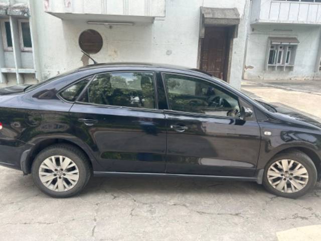 https://images10.gaadi.com/usedgaadi-sellcar/UsedCar/26ac5cb6-a04e-4711-bb7a-d5677517a4c3/1133167f-e7f7-43b0-82c8-68982e59c3ee.jpg?imwidth=6401