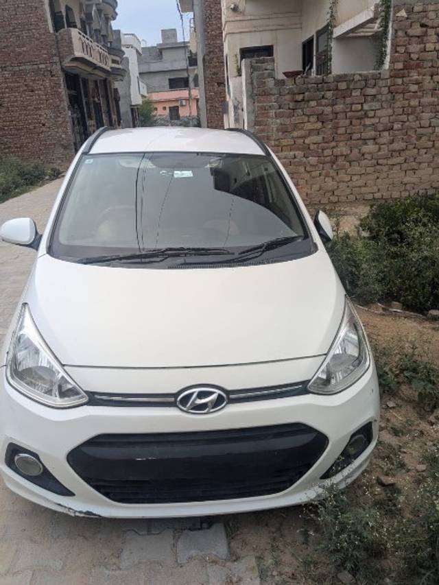 https://images10.gaadi.com/usedgaadi-sellcar/UsedCar/26c46f37-e1cd-4c5a-993e-eb27d36e7b40/83b4129e-4484-47f2-9379-f33a29873bac.jpg?imwidth=6400