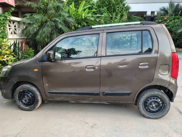 https://images10.gaadi.com/usedgaadi-sellcar/UsedCar/26e18399-a849-4a8a-9a40-d4dbb6b87129/122bca08-c3ca-4eb1-a97e-5edf734a7fea.jpg?imwidth=6400