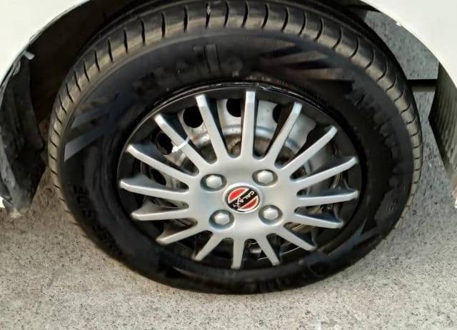 https://images10.gaadi.com/usedgaadi-sellcar/UsedCar/26f3cc4f-fbf2-4df8-a330-05d4f9fe42f5/301e72e5-1537-4f19-81da-f2e09c4f0afa.jpg?imwidth=6402