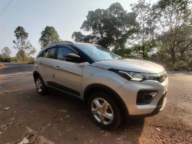 https://images10.gaadi.com/usedgaadi-sellcar/UsedCar/2719a453-f61e-43ad-8e30-191699ea08f9/53b4c822-ec51-40ec-a0aa-a072de9bc1a3.jpg?imwidth=6400