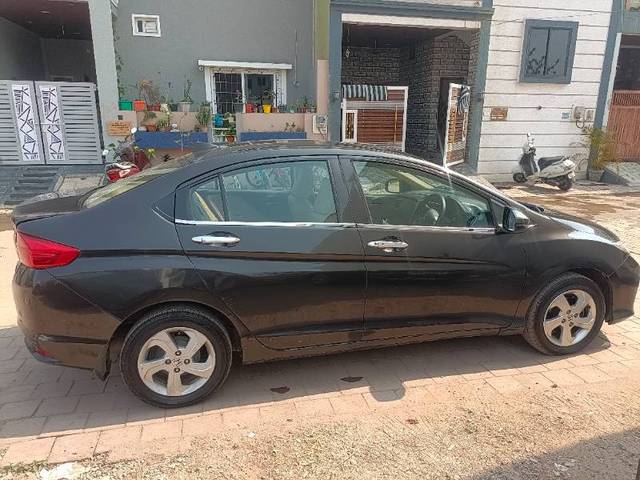 https://images10.gaadi.com/usedgaadi-sellcar/UsedCar/2748bb09-475b-4fbb-9bd6-505df979ea7d/d0decba2-f16e-4add-a715-d2017a6568b0.jpg?imwidth=6402