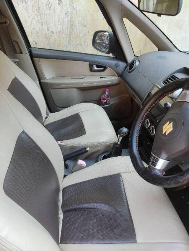 https://images10.gaadi.com/usedgaadi-sellcar/UsedCar/2767e3b7-54a0-412b-b5e4-c8a610760cec/d3ca7da5-b712-4e72-b616-7031e459c815.jpg?imwidth=6402