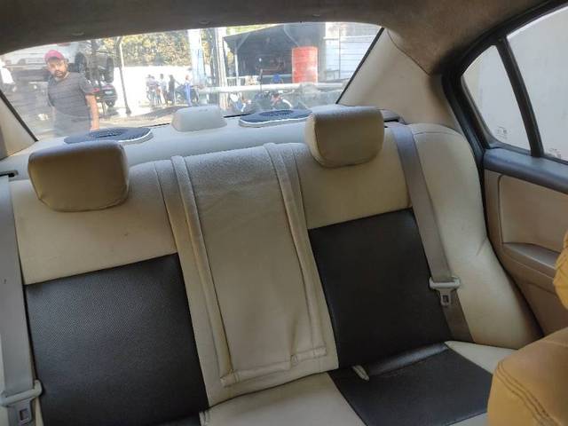 https://images10.gaadi.com/usedgaadi-sellcar/UsedCar/2767e3b7-54a0-412b-b5e4-c8a610760cec/e7bf1935-cf2a-4970-ace7-761af49737a6.jpg?imwidth=6401