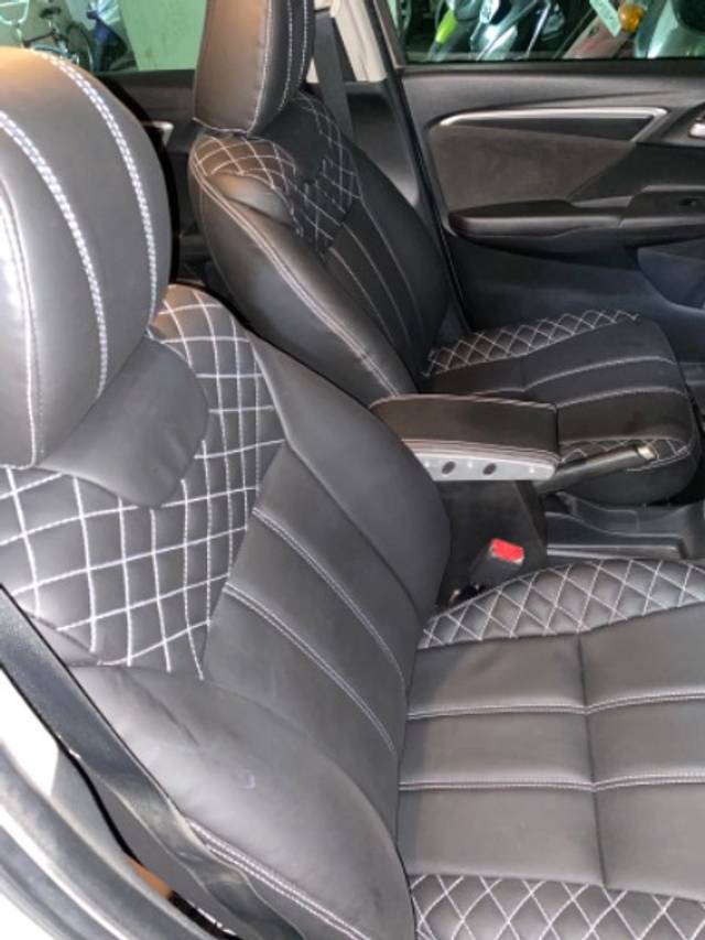 https://images10.gaadi.com/usedgaadi-sellcar/UsedCar/276fadbd-7aa8-43b0-a178-dfa22159ff53/23a89163-a7f1-4bf9-a28d-00d007f73a27.jpeg?imwidth=6402
