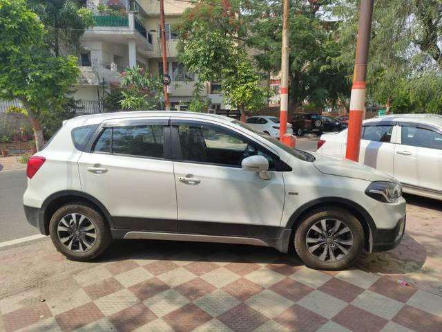 https://images10.gaadi.com/usedgaadi-sellcar/UsedCar/278f9d95-15ff-41d9-a565-cb733d8b60d7/b129c842-5f5b-4c6b-b474-5f653a80dd8f.jpeg?imwidth=6401