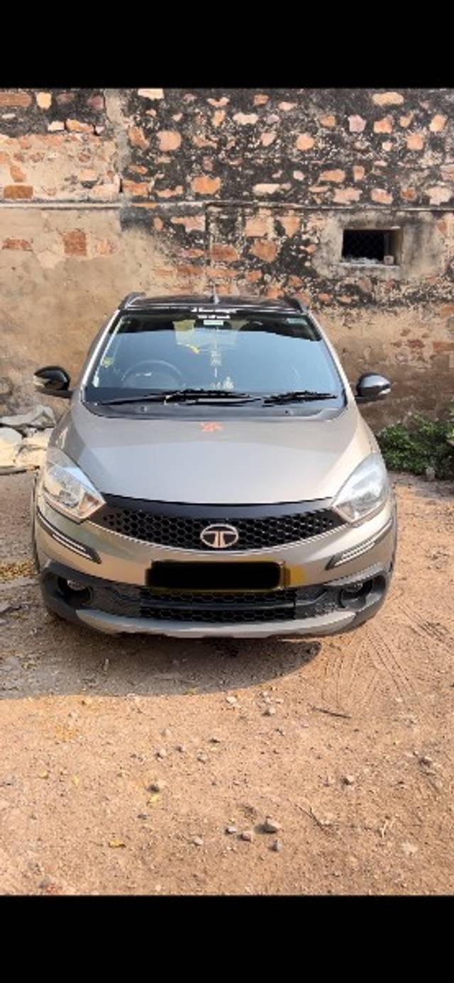 https://images10.gaadi.com/usedgaadi-sellcar/UsedCar/27f144a4-189e-454c-9cbb-a91c16ff41be/54c8622a-3809-422f-9be5-8775478ee05e.jpeg?imwidth=6402