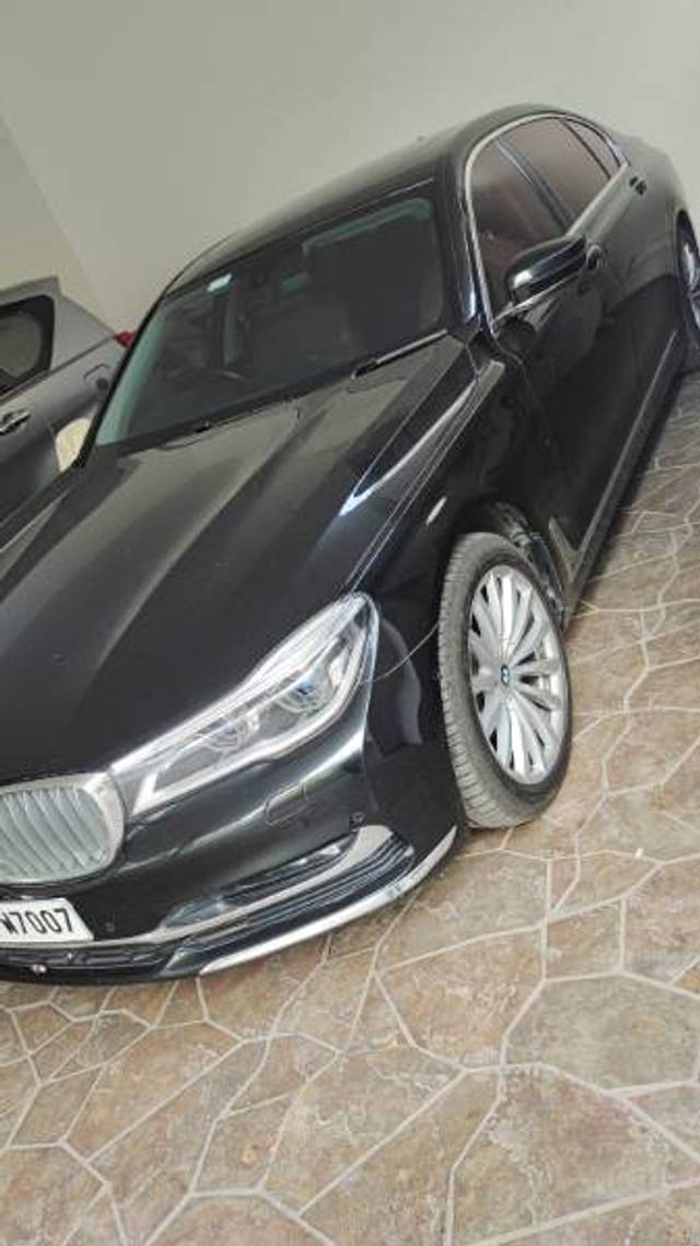 https://images10.gaadi.com/usedgaadi-sellcar/UsedCar/27f50aee-899e-457d-8028-b2f0a48d52f5/4ba90837-5e31-40e5-8115-3c4b853121f9.jpg?imwidth=6401