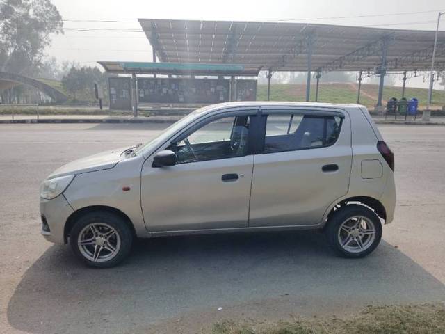 https://images10.gaadi.com/usedgaadi-sellcar/UsedCar/2813cf0e-869d-412a-88d0-18f11c4156e1/e500438a-1811-4610-ba5f-19b46d7dd8b5.jpg?imwidth=6402