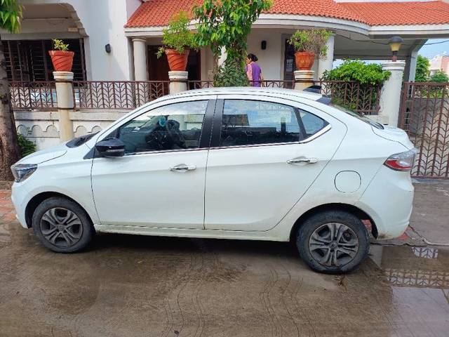 https://images10.gaadi.com/usedgaadi-sellcar/UsedCar/2821d2f8-08a7-4c6f-b7c6-cde6774f0c4b/7737a89e-9fc8-4456-b2e3-5c55cd4bd304.jpg?imwidth=6402