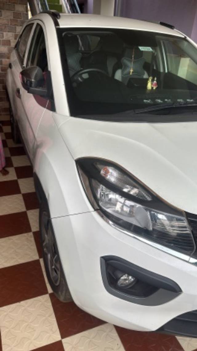 https://images10.gaadi.com/usedgaadi-sellcar/UsedCar/2828ff3a-ae2b-4743-a77f-eb18fb9f3ff8/118ea7cd-e5d1-4bca-84ec-20e7475a8f22.jpeg?imwidth=6400