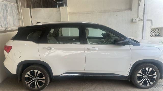 https://images10.gaadi.com/usedgaadi-sellcar/UsedCar/282f7c2c-6511-45ff-b160-5a1fe2fc7c58/6dc40f5d-8c9c-4d6f-ac48-eacac774cd8a.jpeg?imwidth=6401